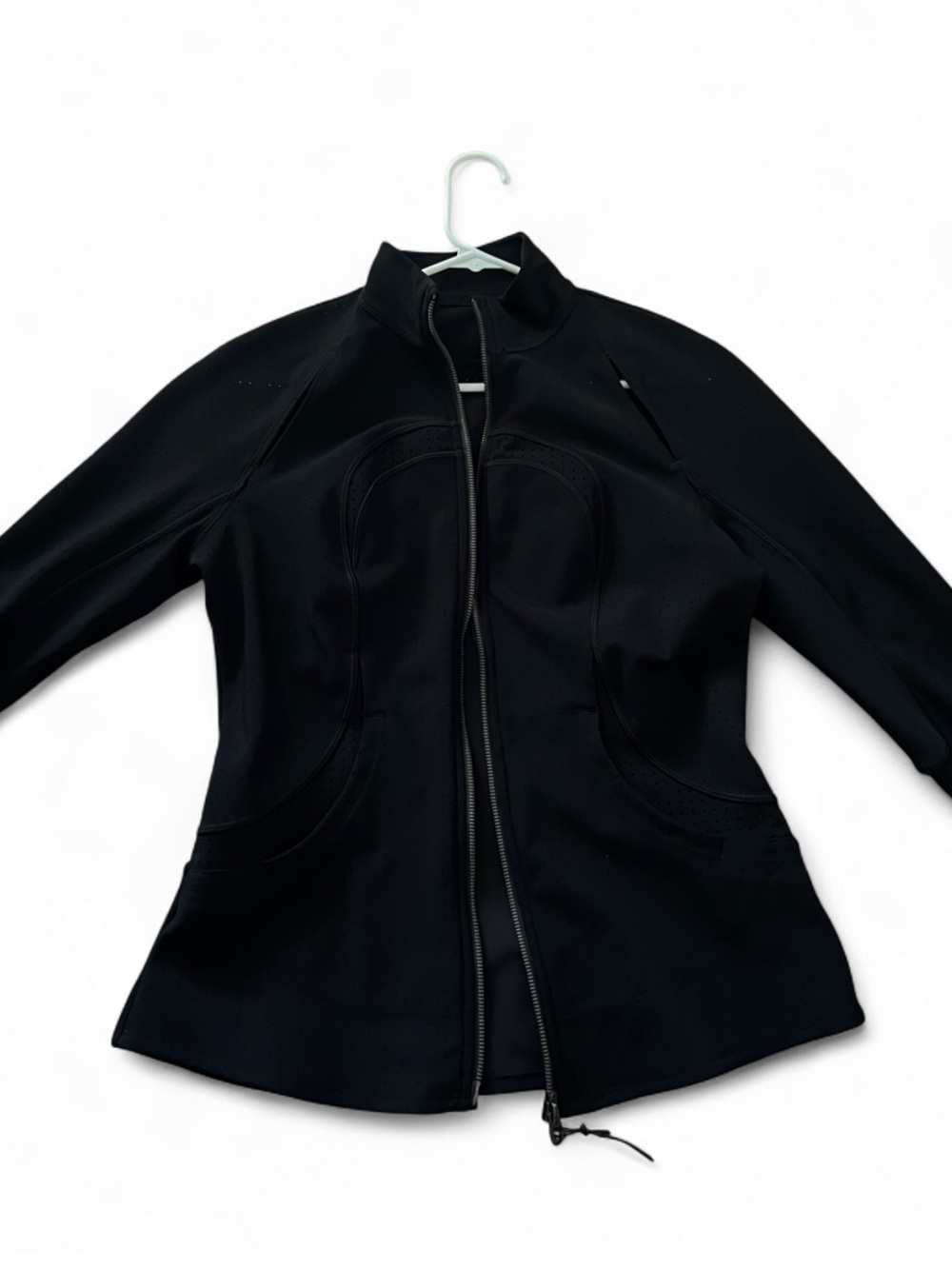 Lululemon Women's Perforated Define Jacket
SLNSH Collection - Picture 2 of 4